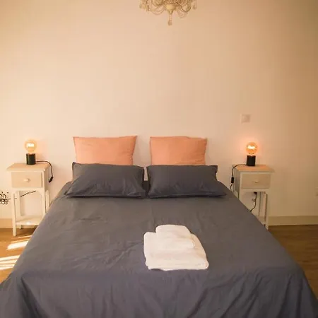 Entre Pierre Et Bois