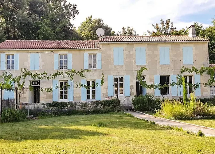 Entre Pierre Et Bois *